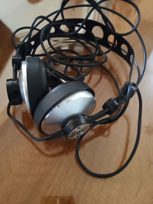 Słuchawki AKG K140 Cardan