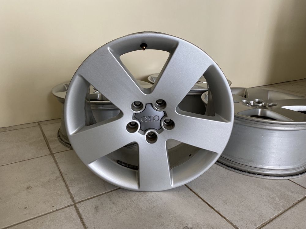 Jantes 17” 5x112 originais Audi A3 A4 A6 vw golf caddy skoda