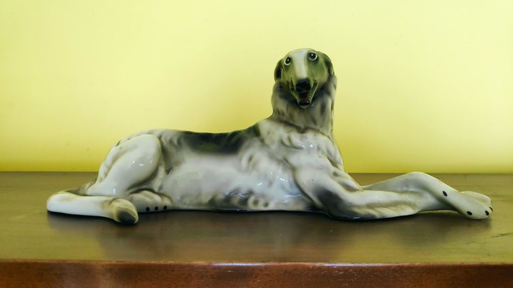 Figurka porcelanowa psa