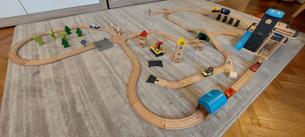 Kolejka drewniana ikea lidl zestaw XXL  elementów wraz z parkingiem