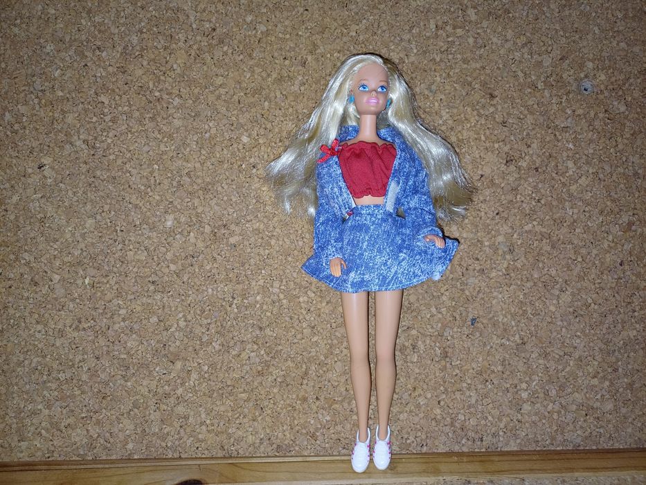 Barbie Vintage, ano 1976.
Mattel. 
Barbie com roupa original, calçado