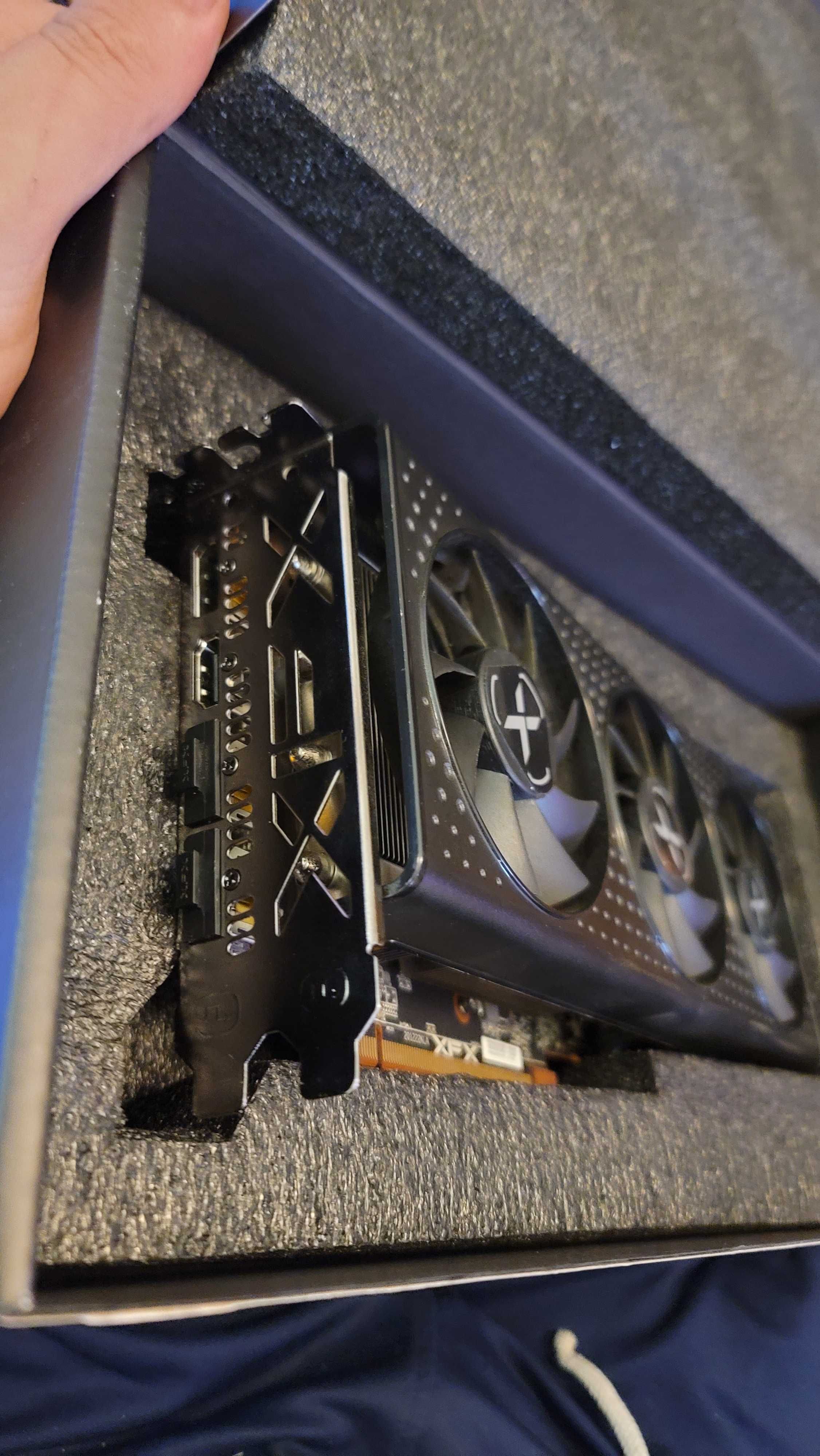 XFX 6600 XT gráfica AMD como nova