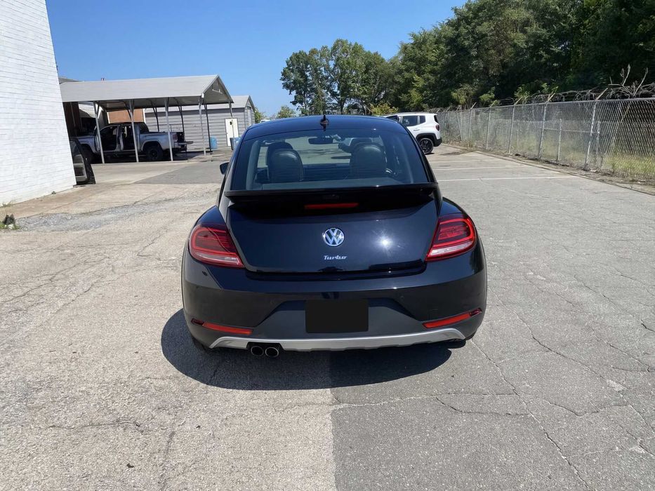 Volkswagen Beetle      2018