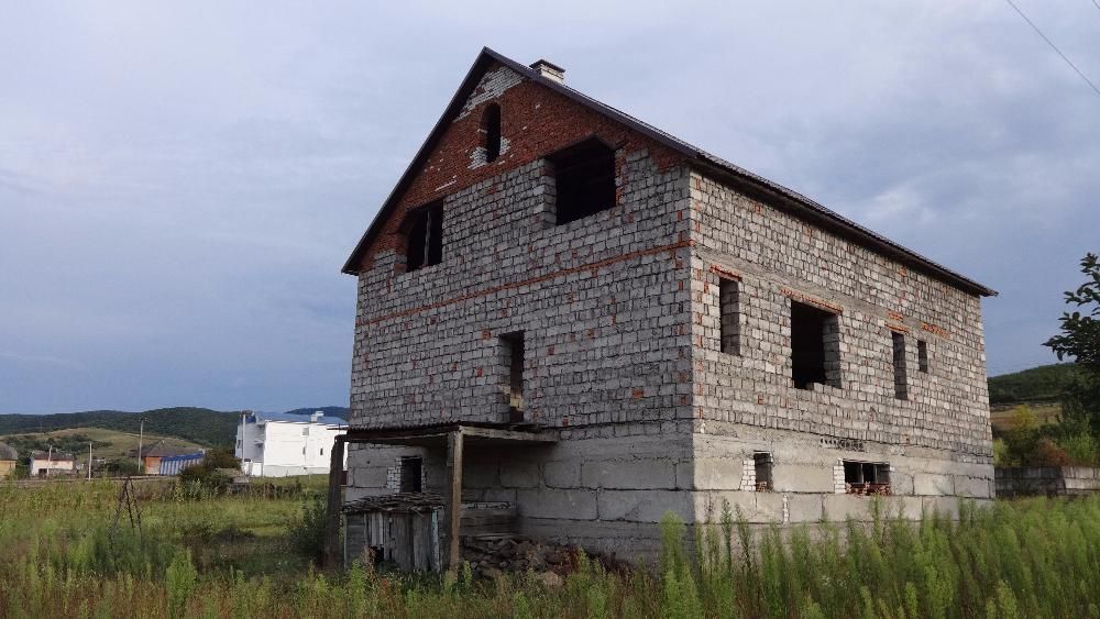 Продам будинок (об'єкт незавершеного будівництва) в Свалявському р-ні