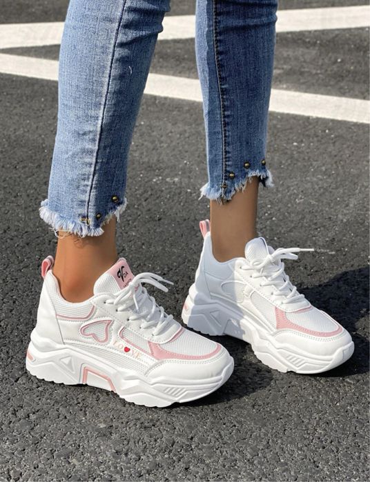 Кросівки Sneakers білі з рожевими вставками снікерси