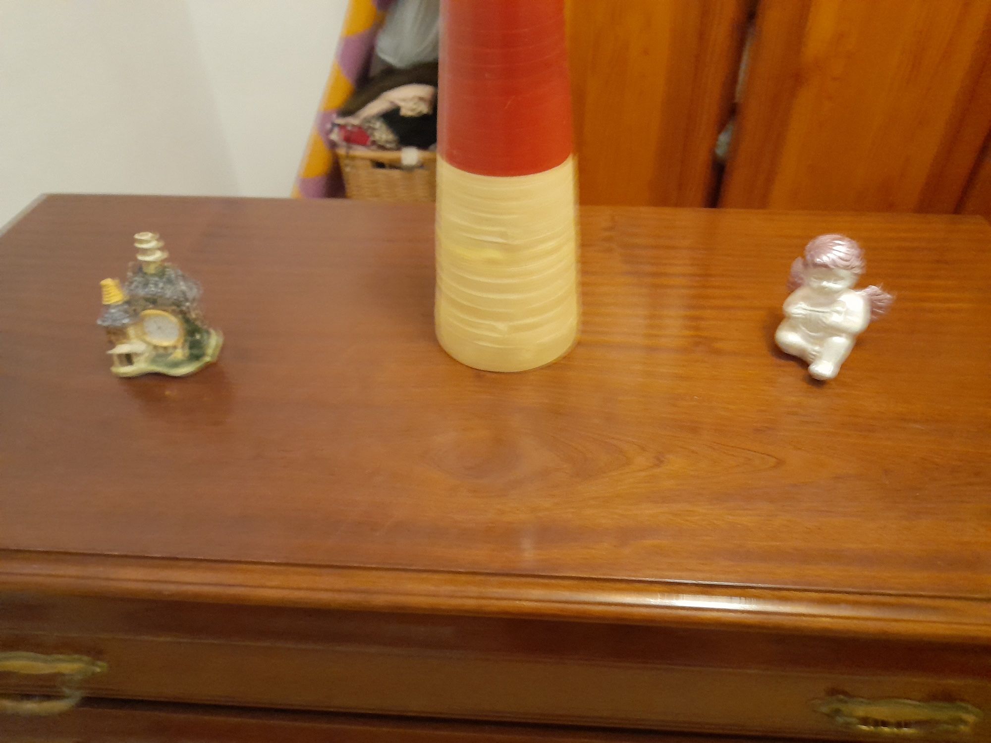 Vendo comoda de madeira