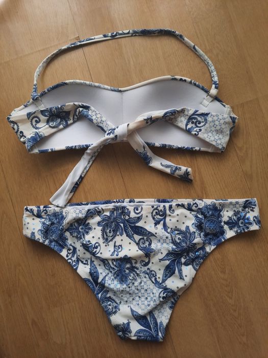 Biquíni com flores