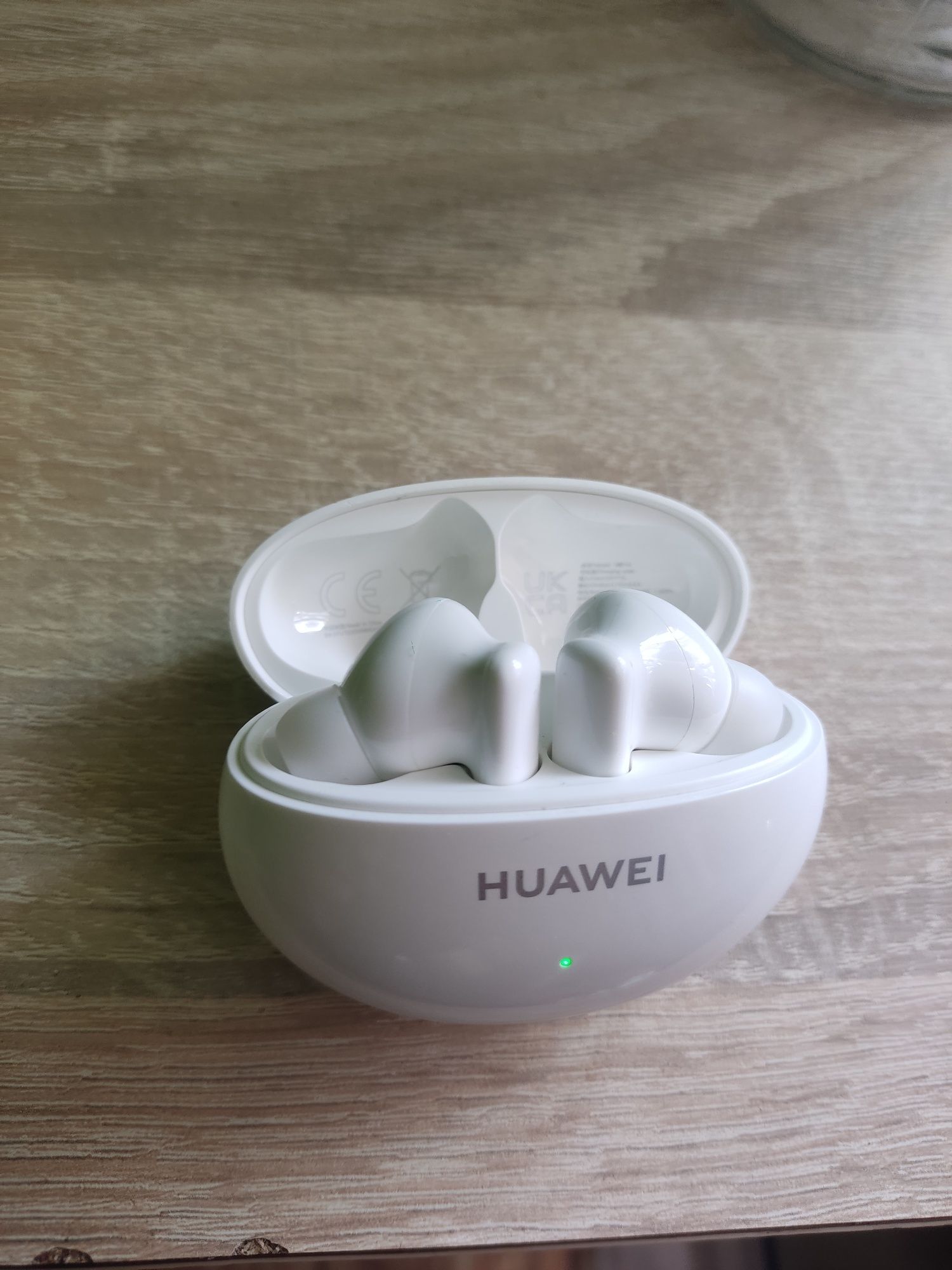 Huawei freebuds 5i ANC - uszkodzona prawa słuchawka