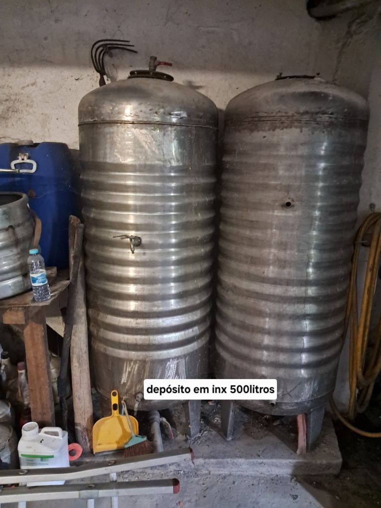 Dois depositos em inox de 500 litros