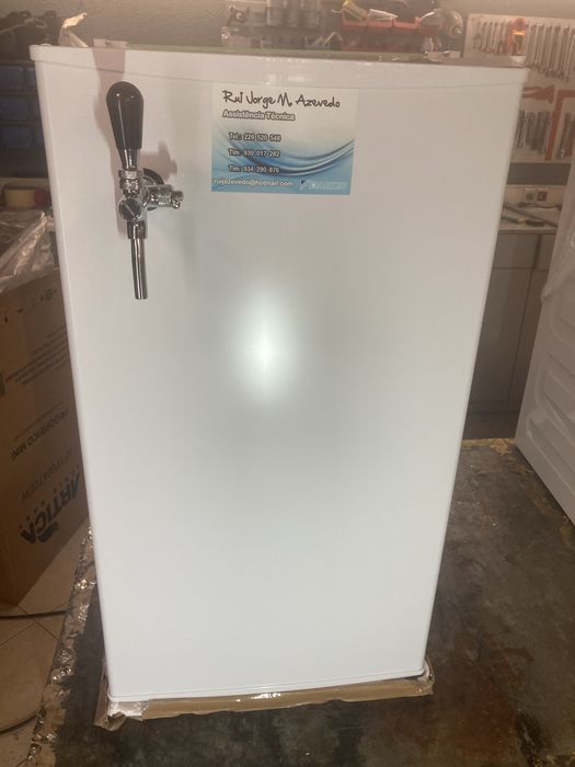 Frigorifico com tiragem de cerveja