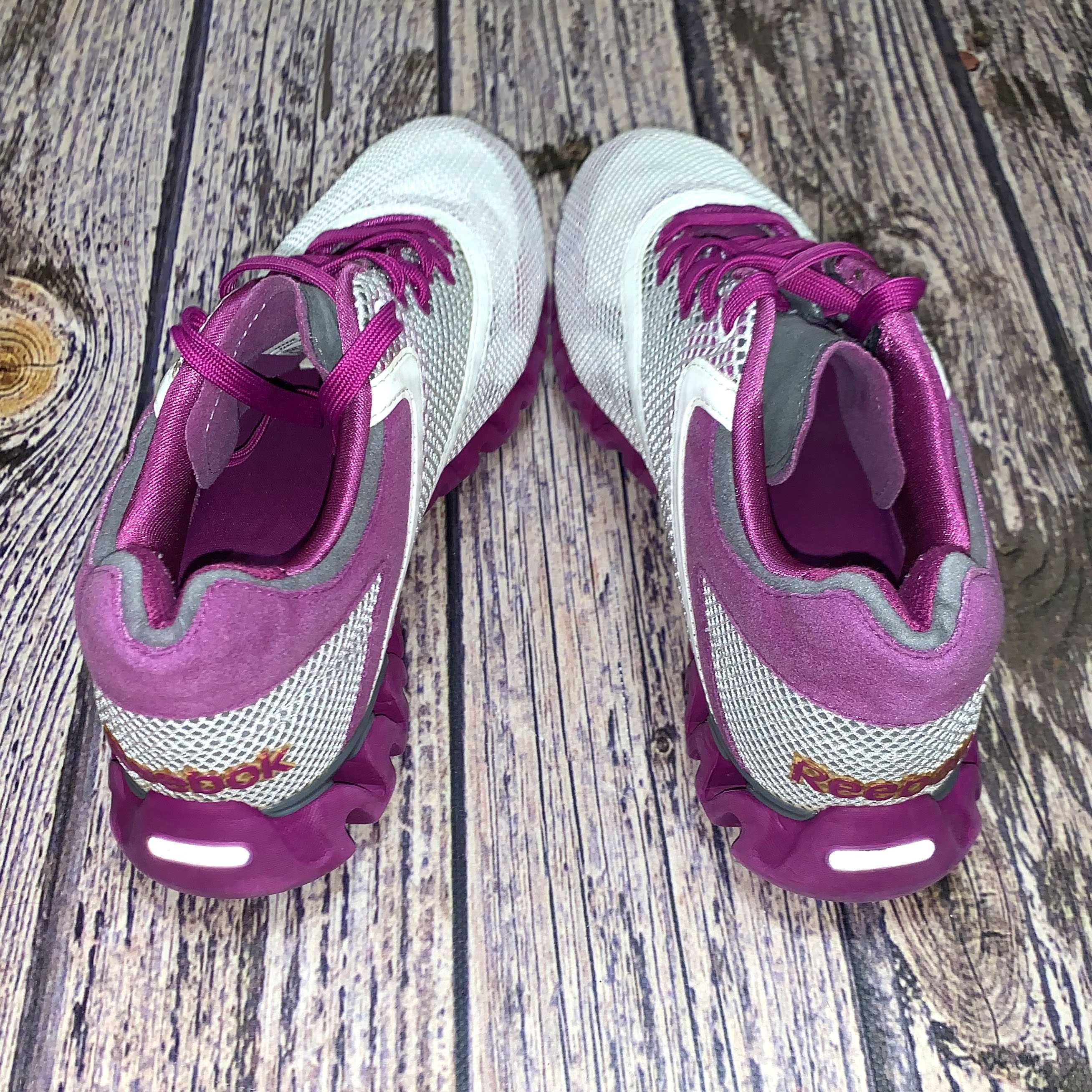 Кроссовки Reebok для девушки,  размер 40-41 (26 см)