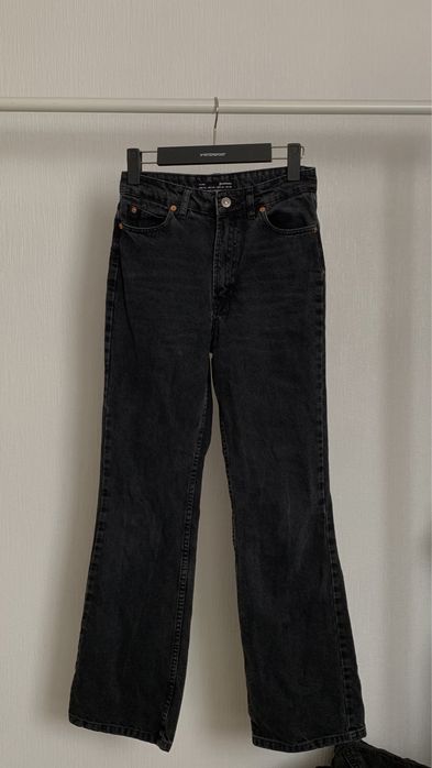 Трендовые женские джинсы клешь Stradivarius р. 36, S.