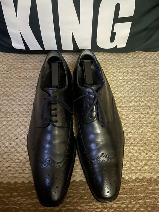 Sapatos pele marca Hugo Boss Original como novos pretos tam. 41/2 = 42