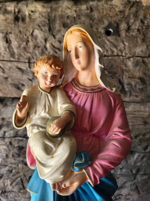 Włoska figurka Maryja Matka Boska