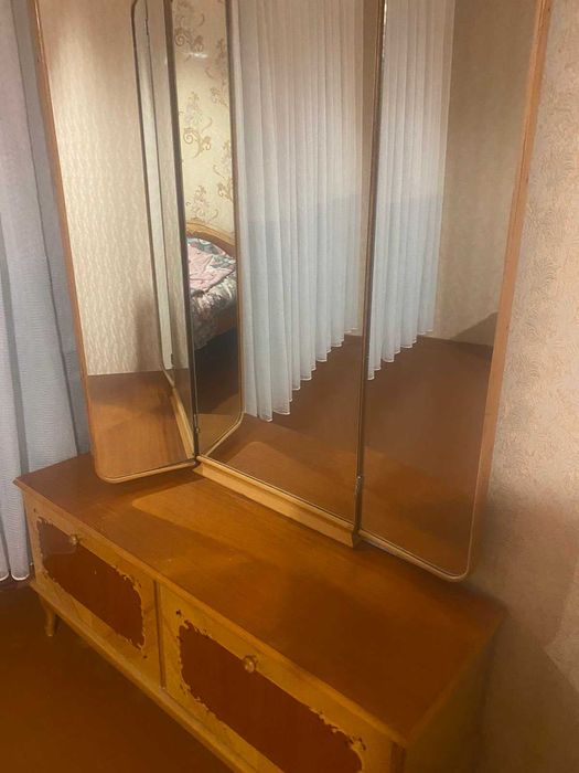 Тумбочка трюмо  Зеркало