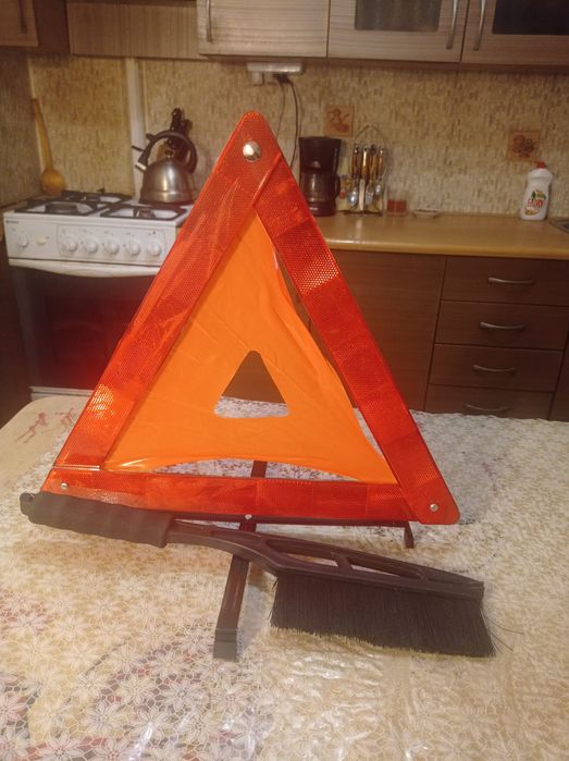 Продам знак аварийной остановки