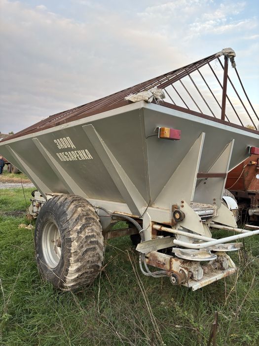 Розкидач міндобрив РМД-6 Кобзаренко/Розкидач МВУ-6/МВУ-8