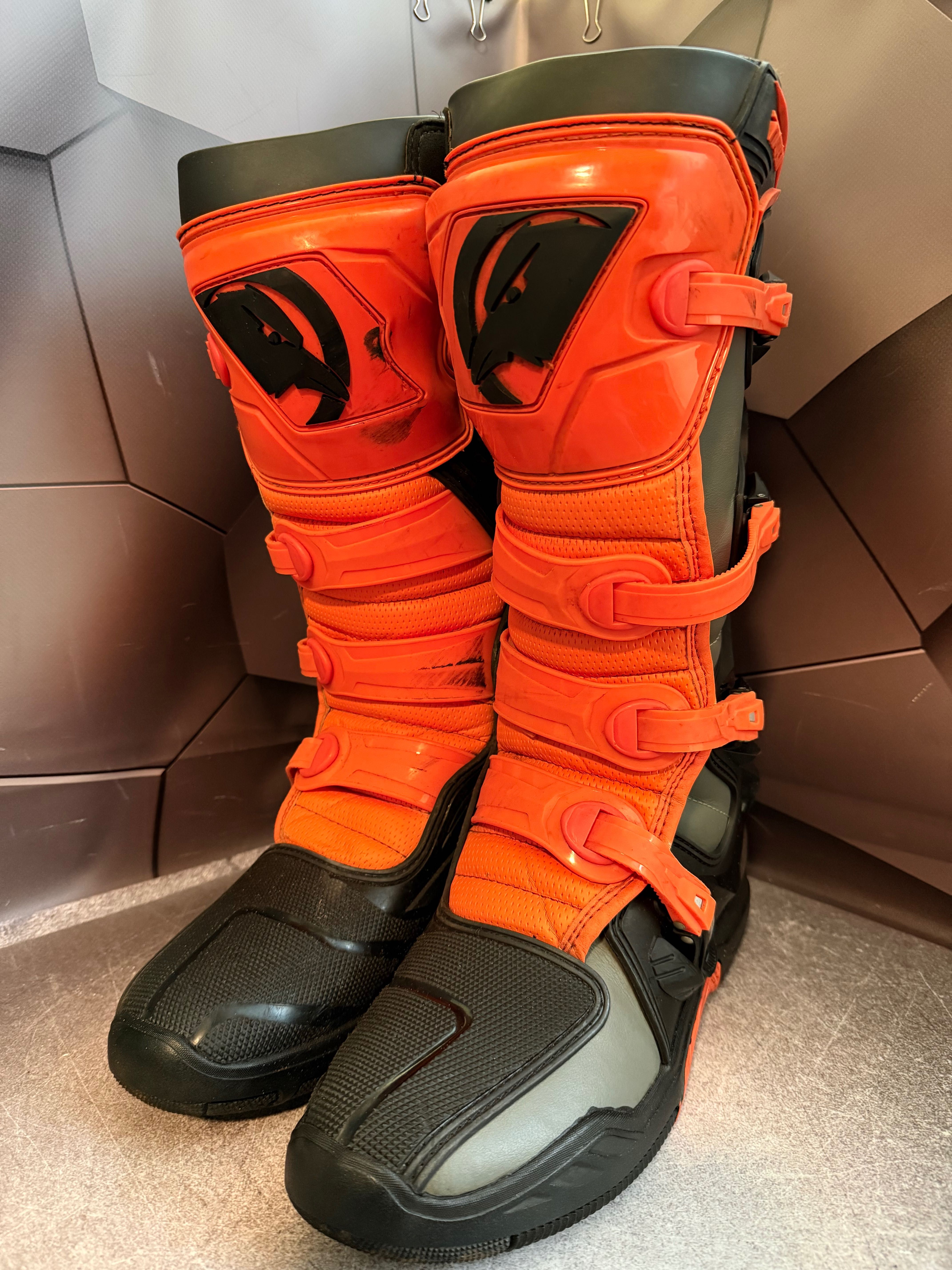 Мотоботи крос єндуро Leat Alpinestars Fox Sidi Gaerne SG12 O’Neal Tech