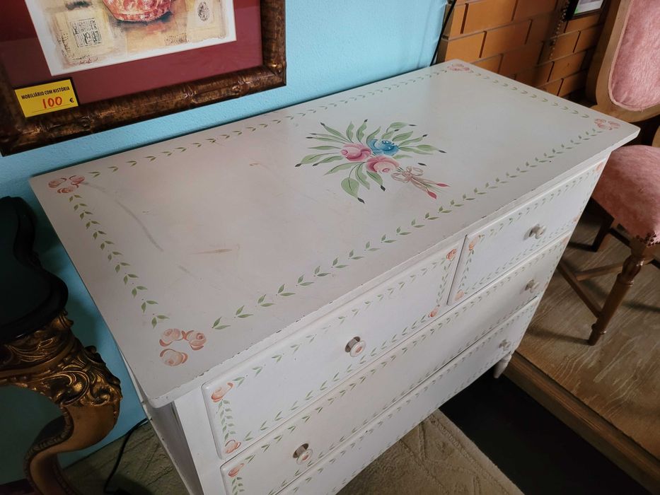 Cómoda em madeira maciça estilo alentejano - Algumas marc