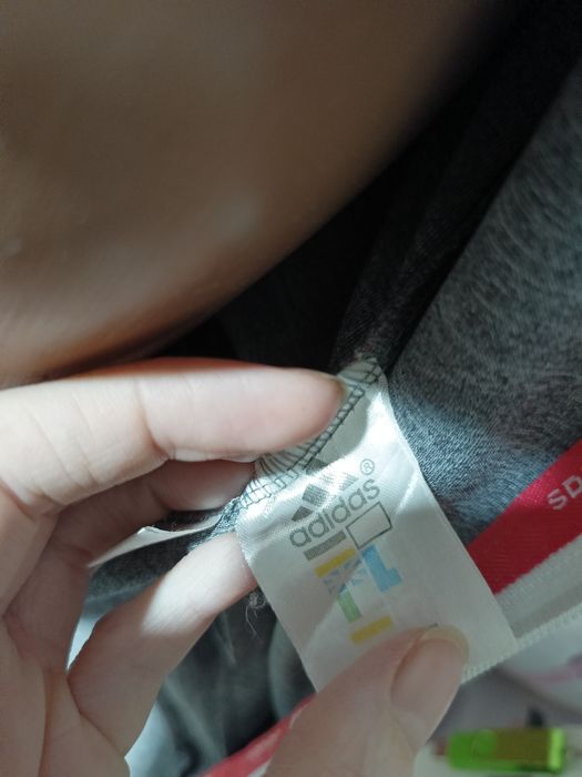 Подарую , віддам даром , в дар спортивна кофта жіноча XS