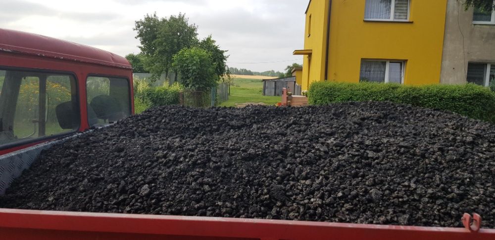 Żużel(szlaka)Na utwardzenie terenu.