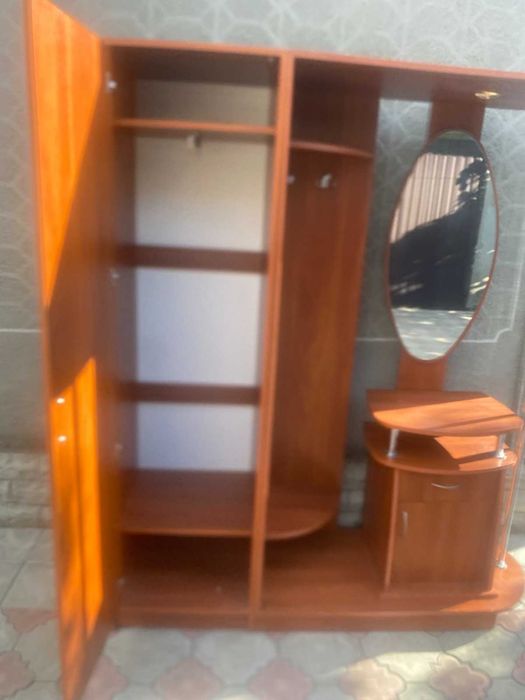 Прихожая б/у в хорошем состоянии