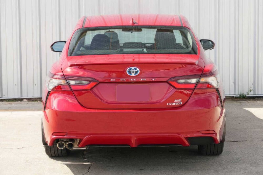 Toyota Camry      2023