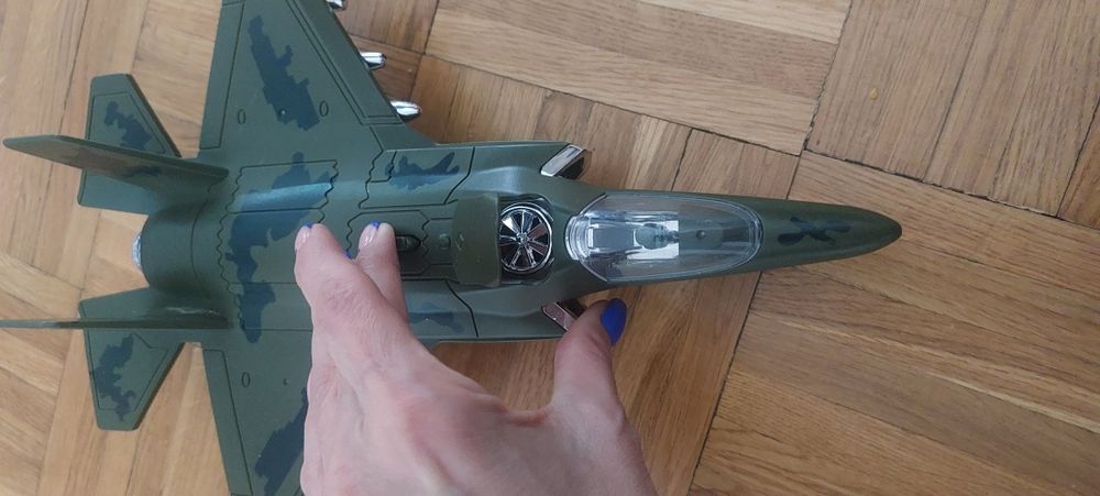 Pojazdy Traktor/śmieciarka/policja/ford/helikopter/samolot