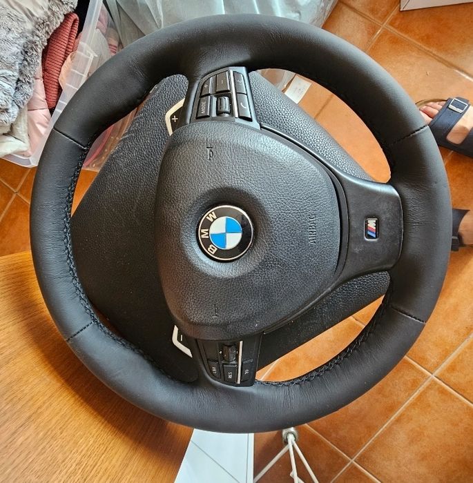 Vendo volante pack m com patilhas para f10/f11