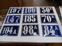 Placas em aço esmaltado com dimensões regulamentadas 18 x13 cm