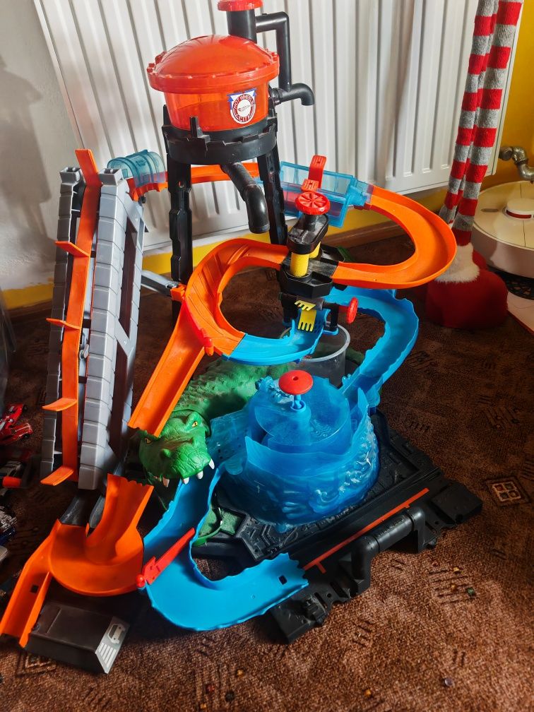 Sprzedam tor Hot wheels