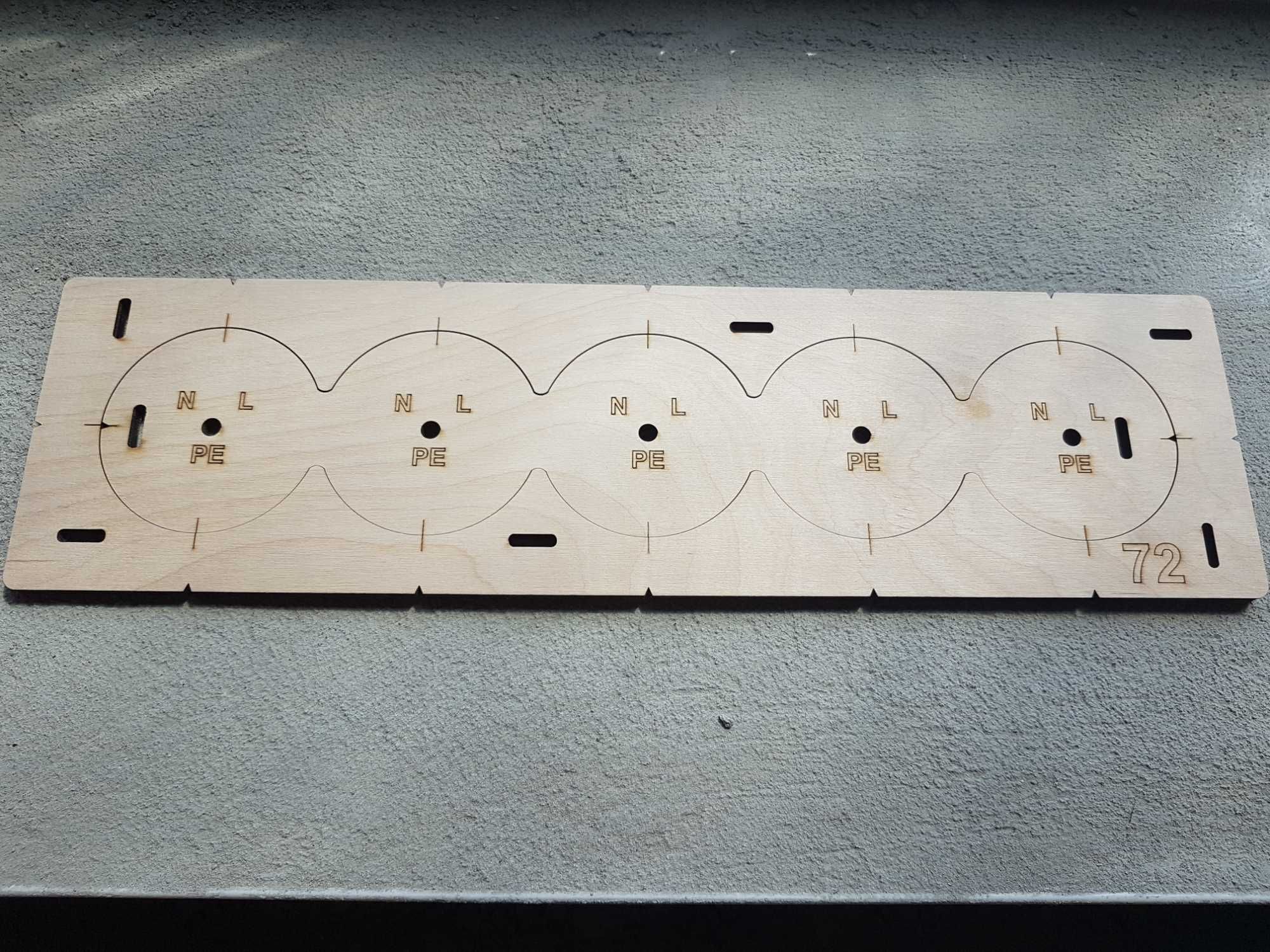 Шаблон 5 отверстий 72 диаметр, для сверления под подрозетники.