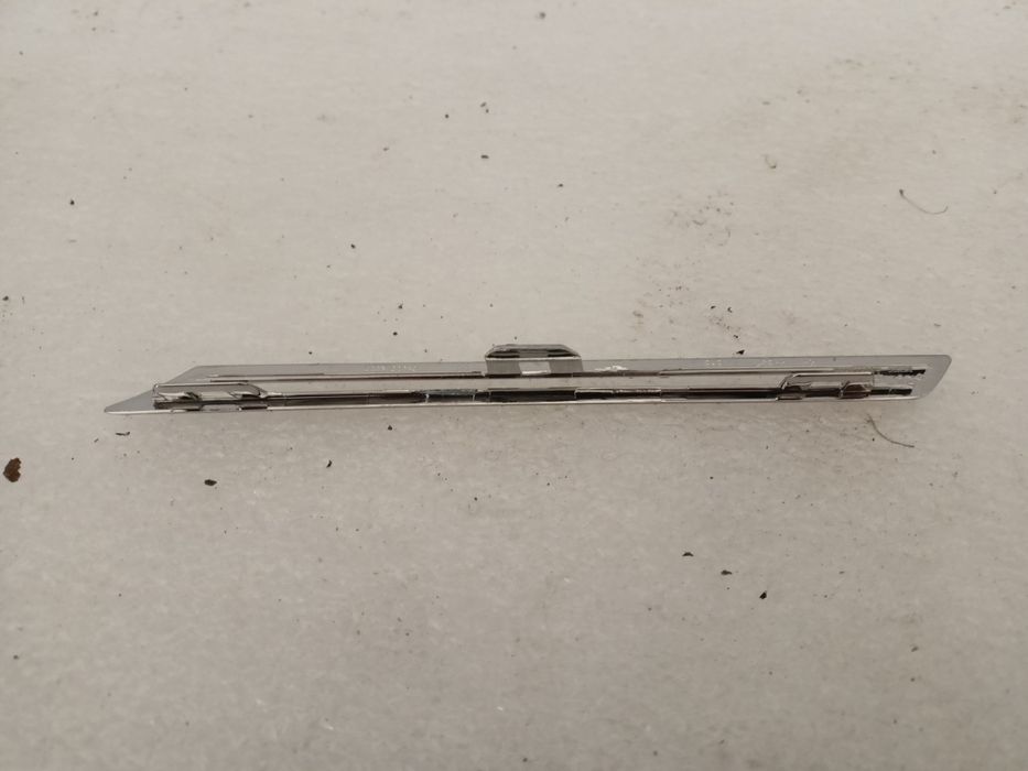 Renault Megane IV 4 15- prawy prawa listwa chrom grilla atrapy przód