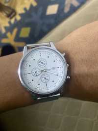 zegarek w kolorze srebra /nowy