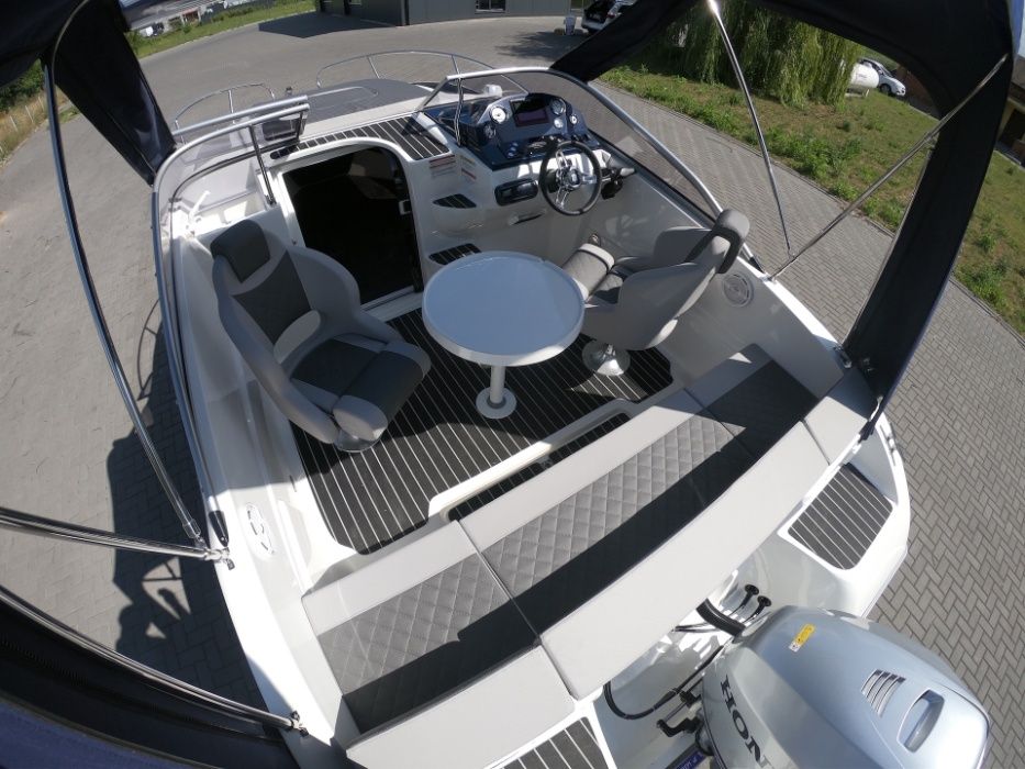 Nowa łódź motorowa BARRACUDA 585 DAY CRUISER,7 osobowa, 150 KM