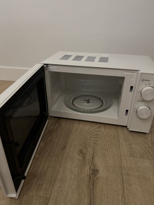 Kuchenka mikrofalowa OK. OMW 2024-1 W Biała 20l 700W