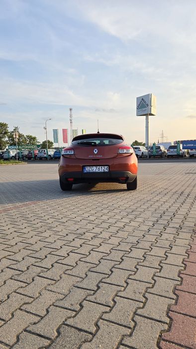RENAULT Megane III coupe uszkodzone