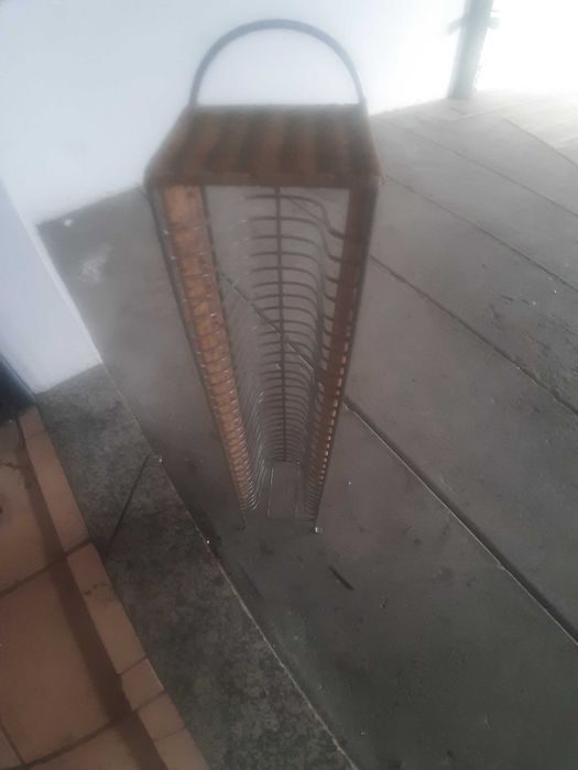 Arquivador de fimes e DVDs em muito bom estado