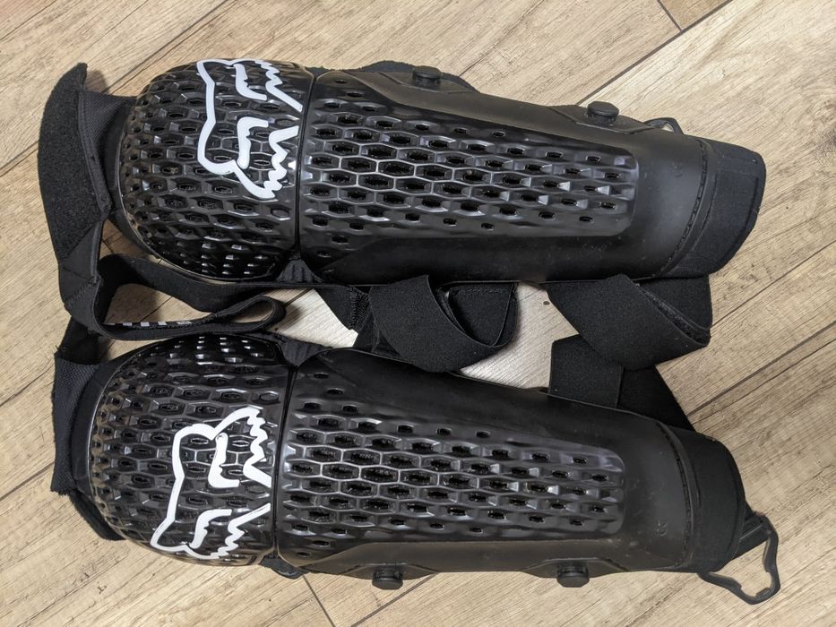 Мотонаколінники Fox Titan Race