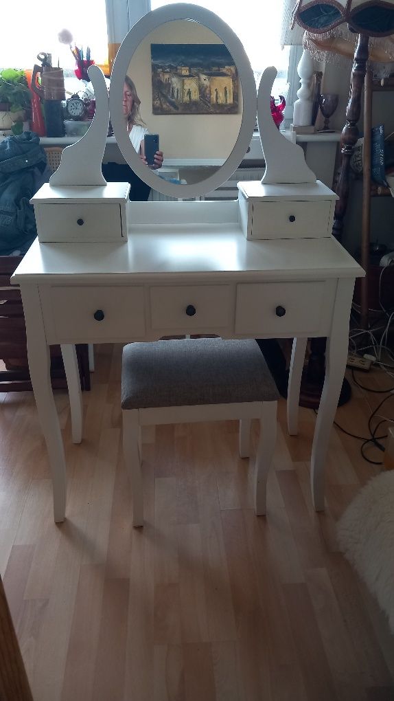 Toaletka z taboretem z drewna 40x80 Jysk