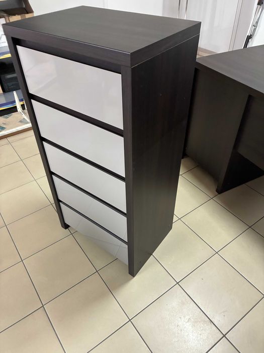 Komoda Black Red White