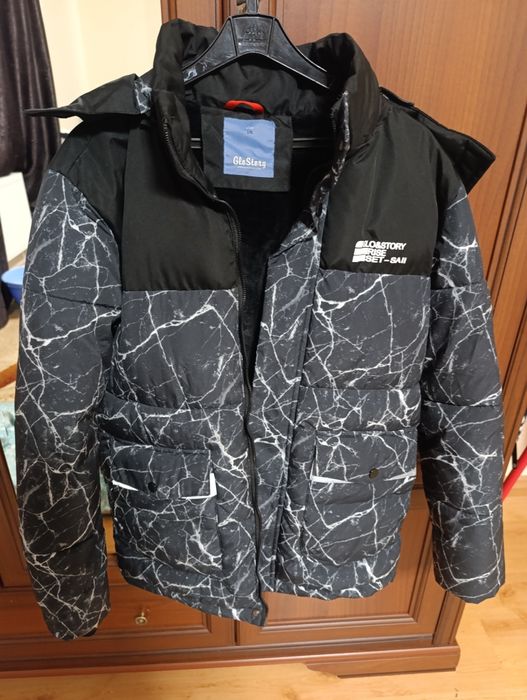 Зимова куртка на хлопчика 10-12 років