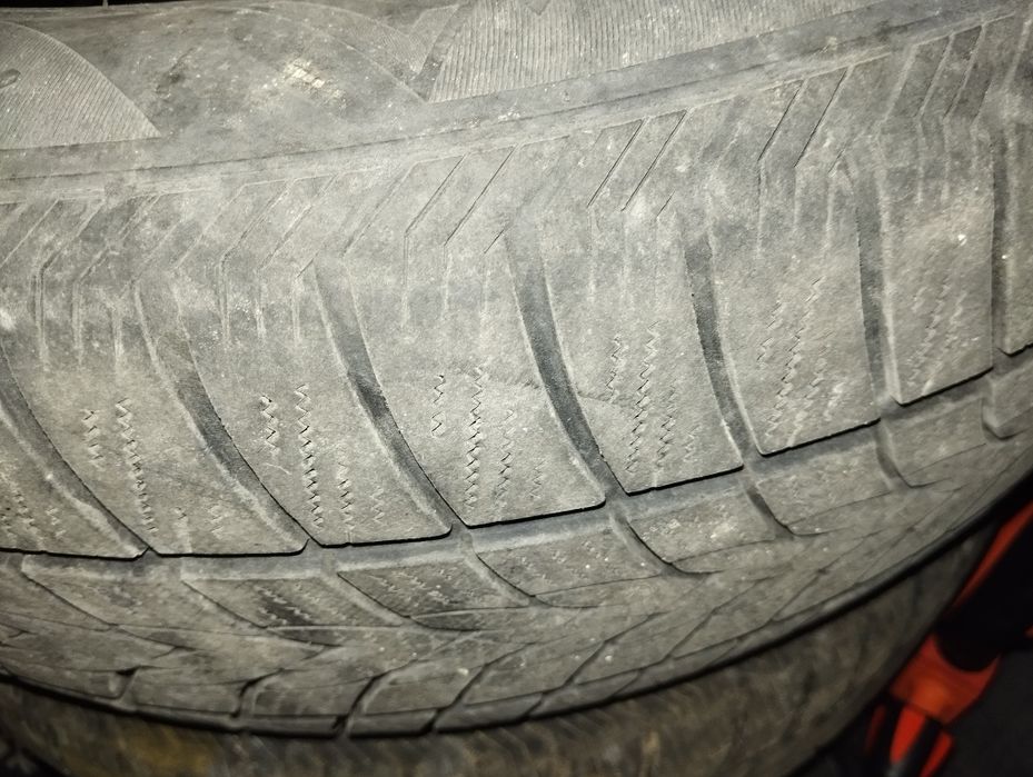 Opony zimowe 235/55 r18