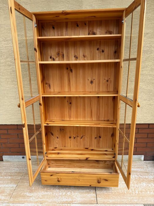 komoda szafka kredens pólka regał ikea witryna szafa stolik drewniana