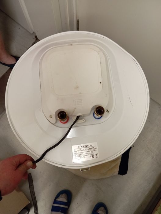 Бойлер электрический состояние хорошее