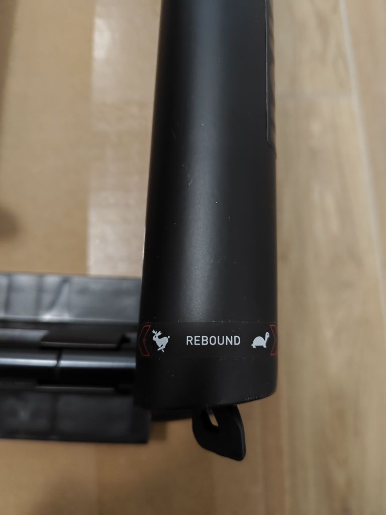 Nowy amortyzator RockShox Judy Silver TK 29 Solo Air 120 Tapered boost