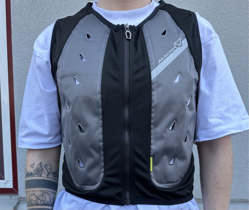 Охолоджуючий мотожилет Macna Vest Evo