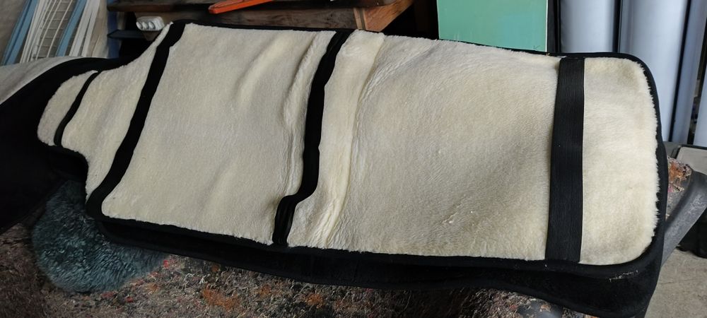 Накидки  шерстяні на сидіння  чорно біла 4 штуки