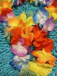 Colar colorido de flores
