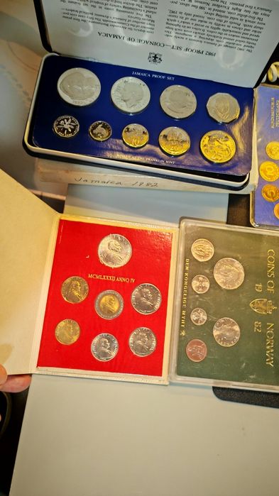 Zestaw monet część srebrna wszystkie proof set Polska Kanada itd